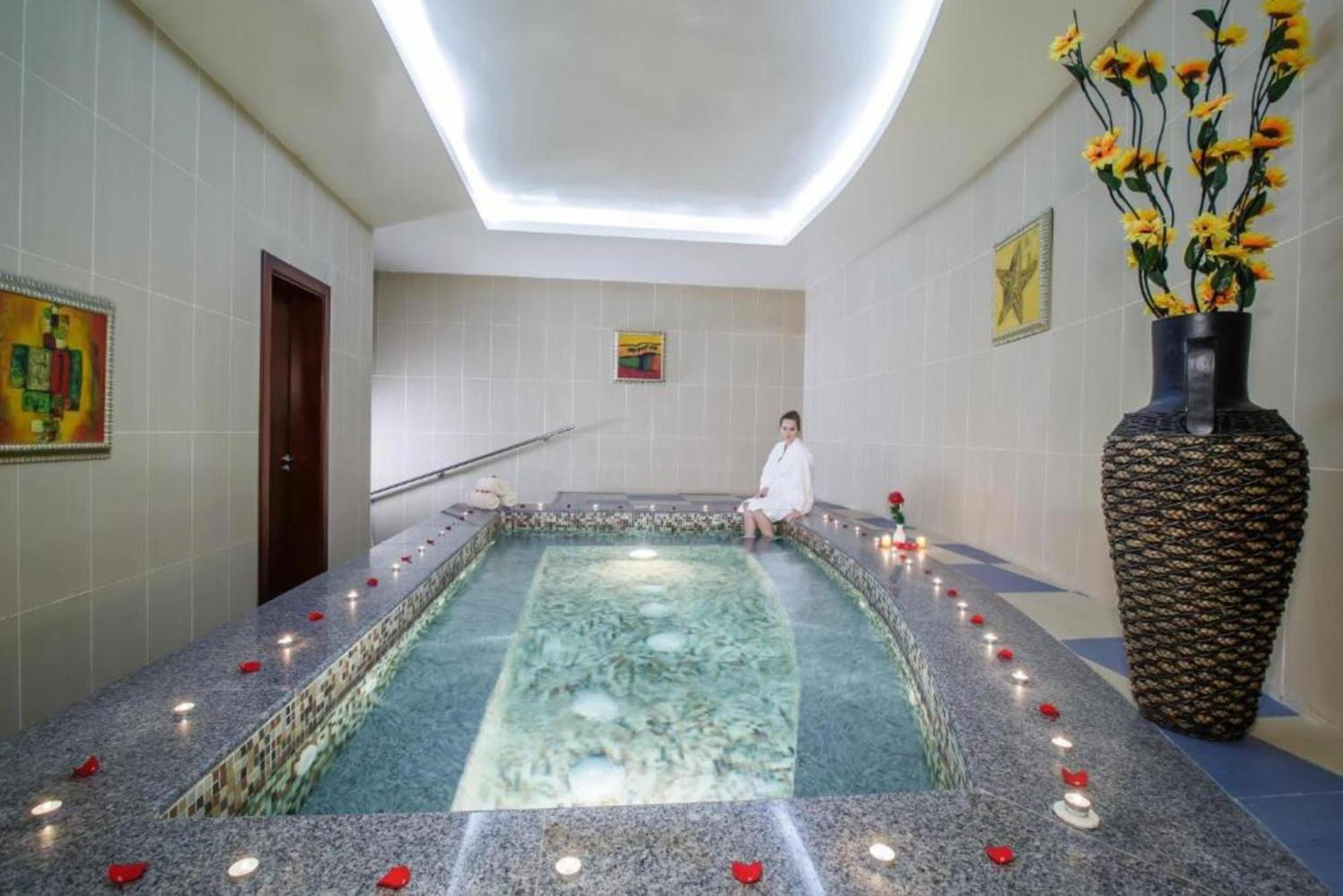 Dancenter Luxe Corniche Hotel Formerly Concorde Hotel Fujairah Exterior foto