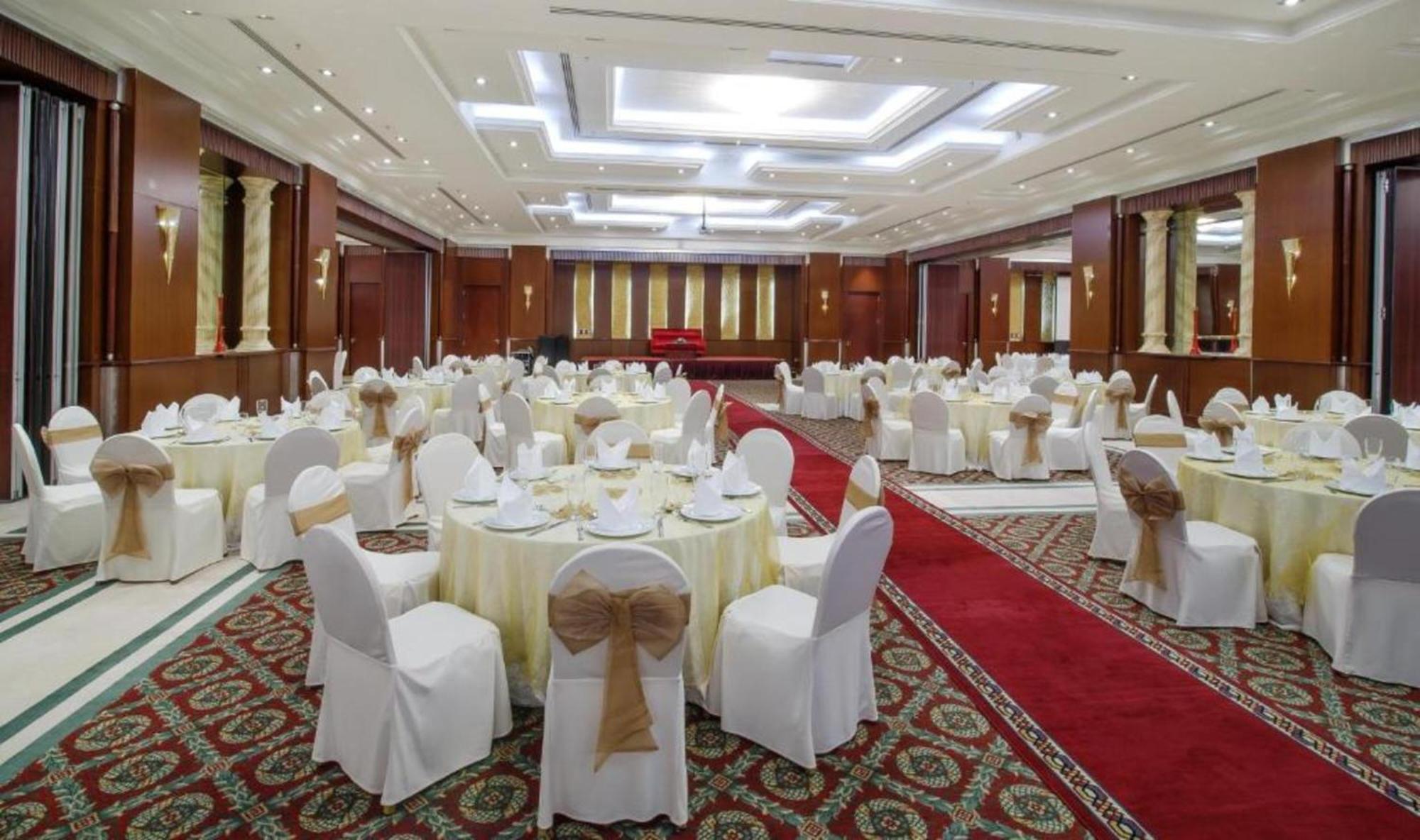 Dancenter Luxe Corniche Hotel Formerly Concorde Hotel Fujairah Exterior foto