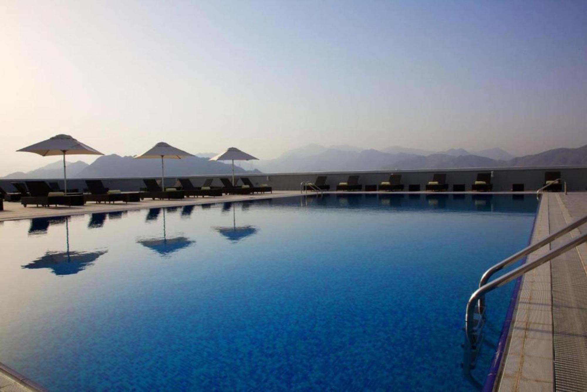 Dancenter Luxe Corniche Hotel Formerly Concorde Hotel Fujairah Exterior foto