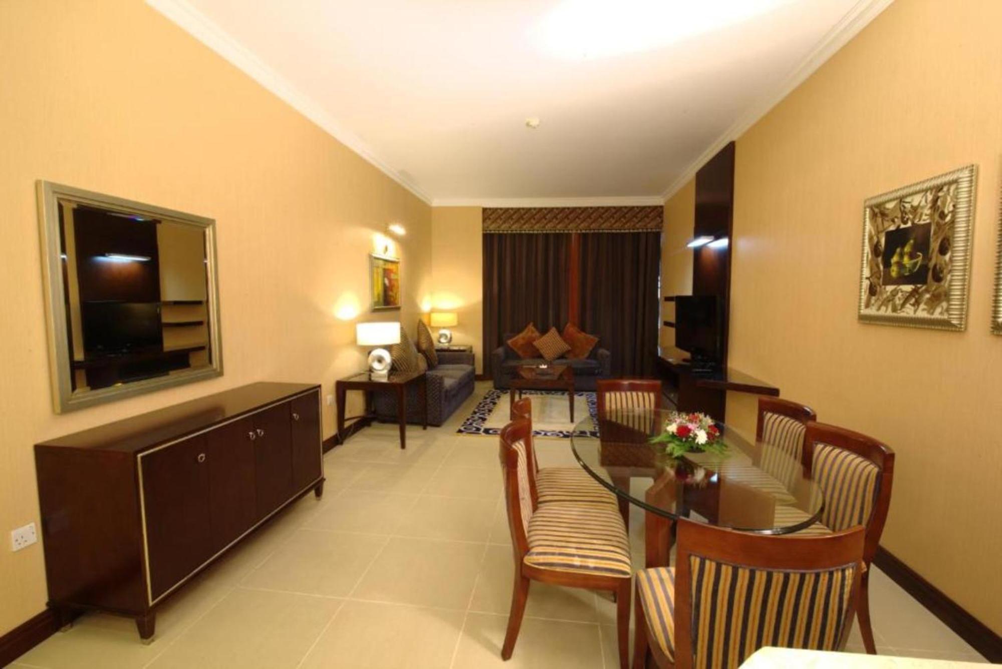 Dancenter Luxe Corniche Hotel Formerly Concorde Hotel Fujairah Exterior foto