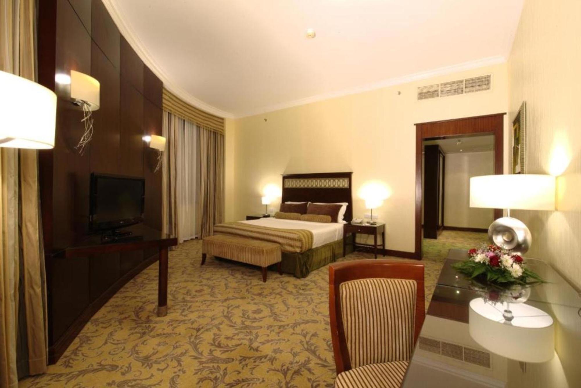 Dancenter Luxe Corniche Hotel Formerly Concorde Hotel Fujairah Exterior foto
