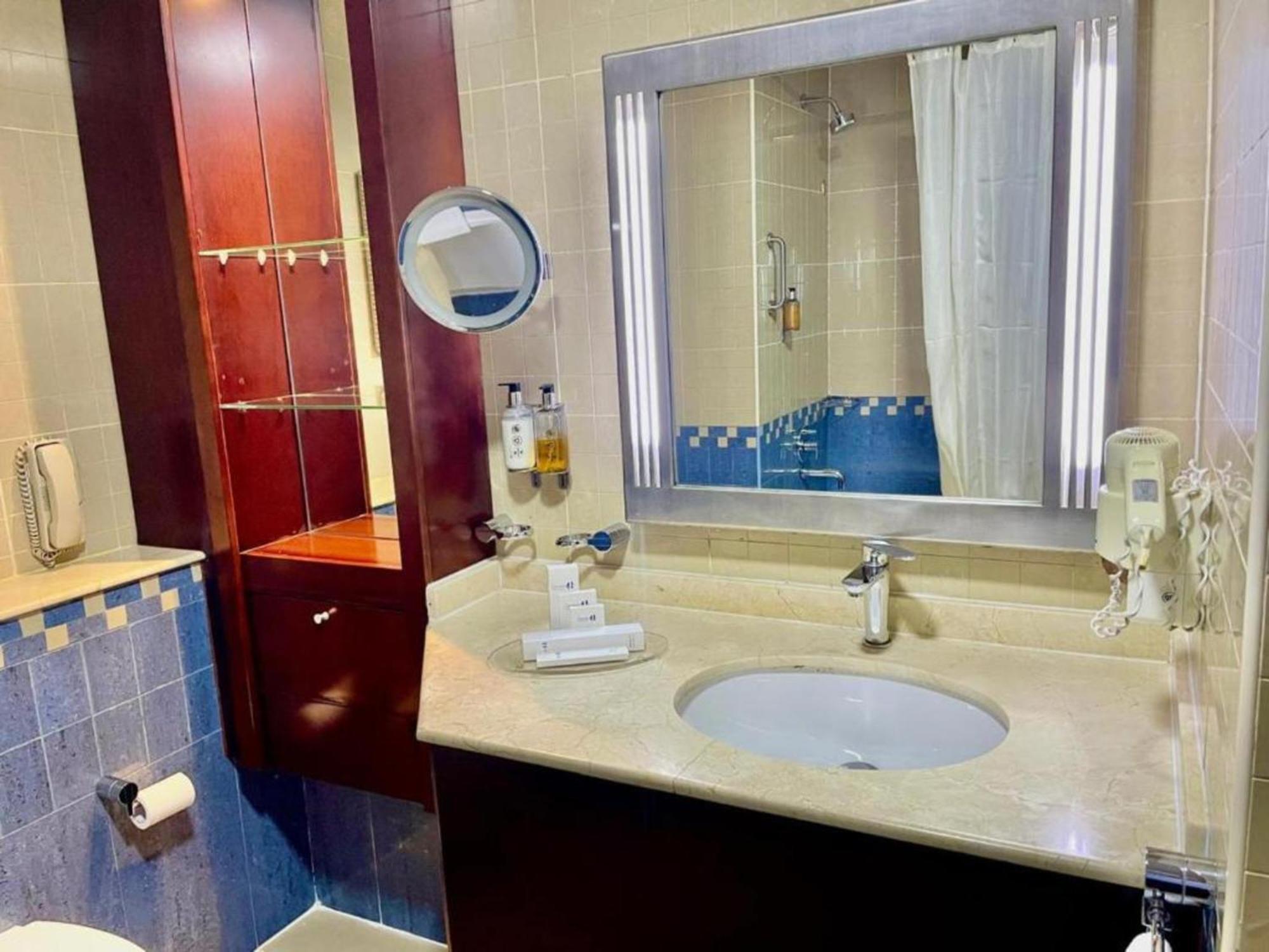Dancenter Luxe Corniche Hotel Formerly Concorde Hotel Fujairah Exterior foto